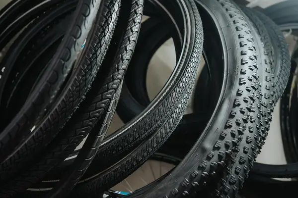 different sizes of bicycle tires
